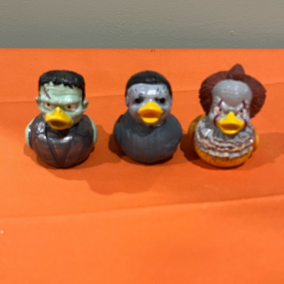 Horror Character Cement Duck Set - Picture 15 of 15